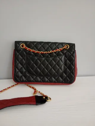 Tracolla Chanel Pelle Nera e Rossa