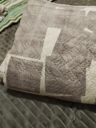 Cubrecamas 135 Gris y Blanco