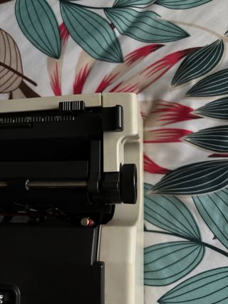 Máquina de escribir Olivetti Lettera 42