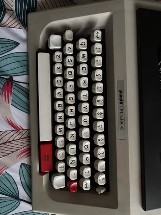 Máquina de escribir Olivetti Lettera 42