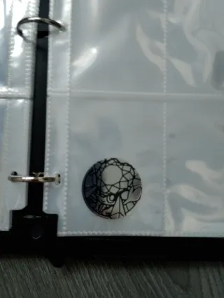 Álbum Pokémon 1080 bolsillos + 135 cartas