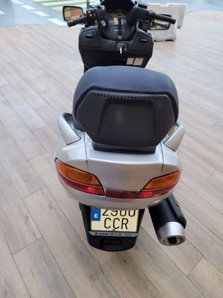 Suzuki Burgman 650 Plata