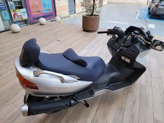 Suzuki Burgman 650 Plata