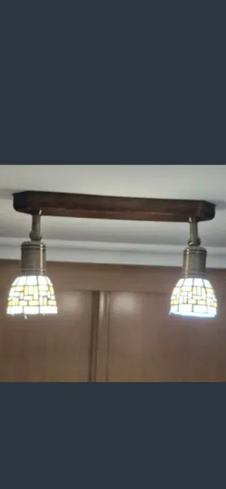 Lámpara de techo Tiffany base madera