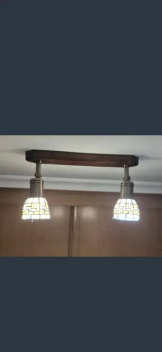 Lámpara de techo Tiffany base madera