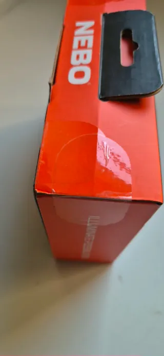 NEBO OMNI 2K - Linterna de Trabajo 2000 Lúmenes