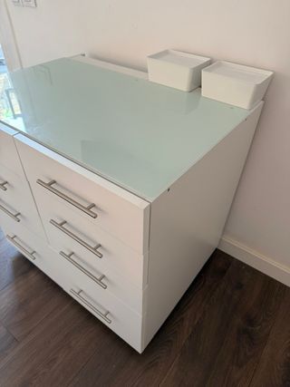 Cajonera moderna blanca con cristal 80cm ancho