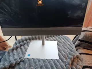 HP EliteOne 840 G9 All-in-one Pantalla tactil