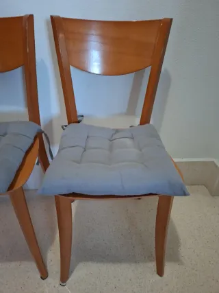 Juego de 2 sillas de madera maciza