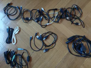Cables Varios (Micro USB, móvil, sonido)