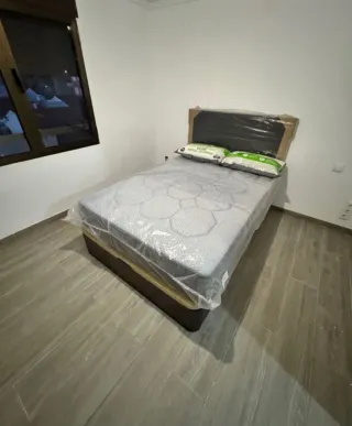 Letto con contenitore e materasso in memory foam