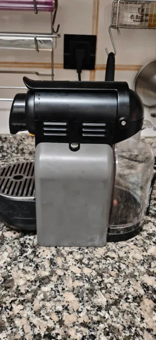 cafetera nespresso essenza