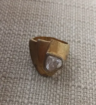 Anello vintage con pietra a forma di cuore