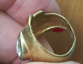 Anello vintage con pietra a forma di cuore