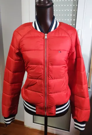 Chaqueta Tommy Hilfiger original roja – Nueva