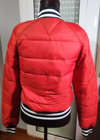 Chaqueta Tommy Hilfiger original roja – Nueva