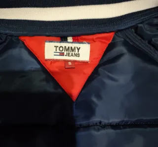 Chaqueta Tommy Hilfiger original roja – Nueva