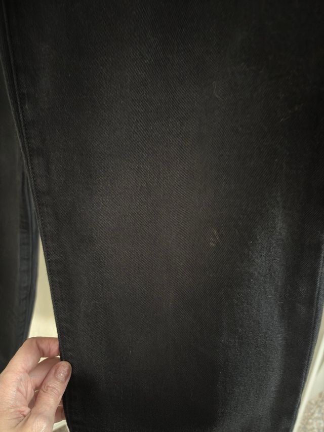 Vaquero negro de Levi Strauss