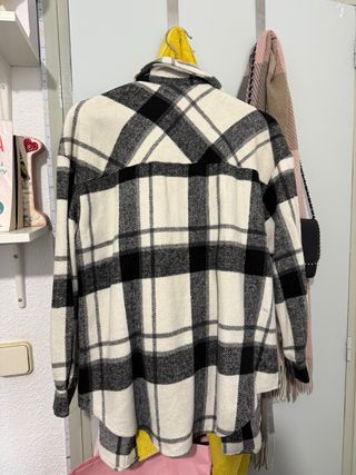 Sobrecamisa cuadros blanco y negro