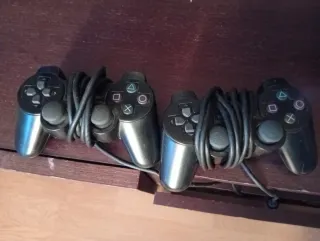 2 Mandos Dualshock PS2 Sony Negros + Consola