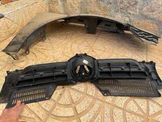 Golf V aleta y Parrilla