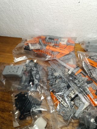 Consegna di Pezzi Tipo Lego Technic