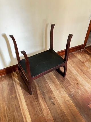 Poltrona ottomana vintage a fiori