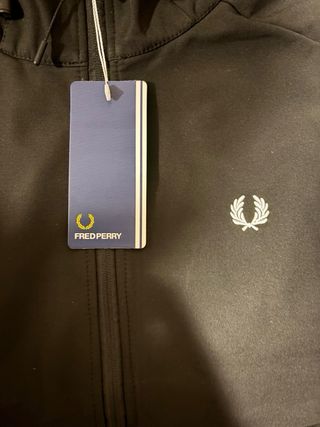 Chaqueta Fred Perry Negra con Capucha