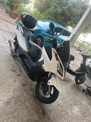 Kymco Superdrink 125cc Maxi Scooter