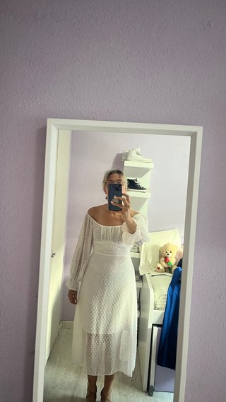 Vestido blanco de fiesta con volantes