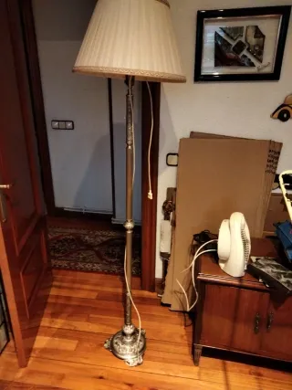 Lámpara de pie tela y metal