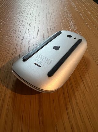 Ratón Magic Mouse 2 Apple Blanco. NO funciona