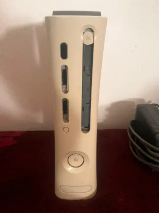 Xbox 360 Blanco con Mando y Cables