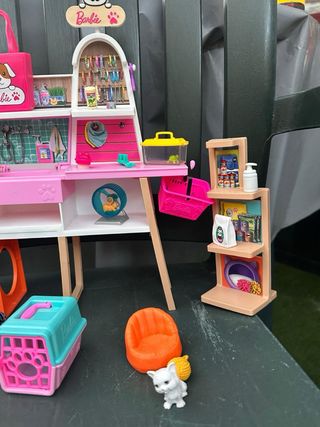Barbie Tienda de Animales con Accesorios
