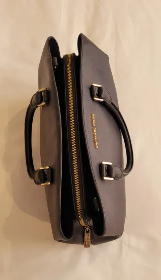 Elegante Bolso  Michael Kors Savannah