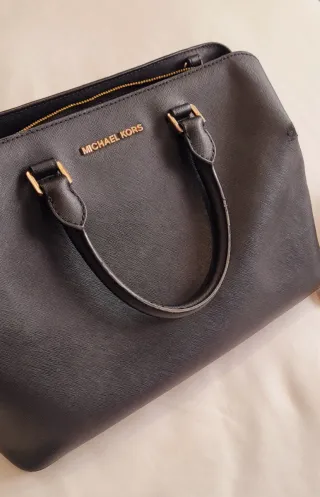 Elegante Bolso  Michael Kors Savannah
