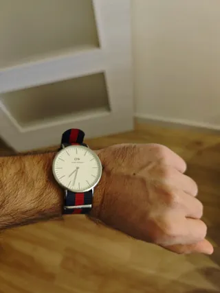 Reloj Daniel Wellington con 3 correas