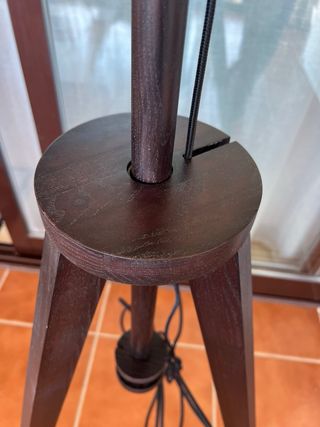 Lámpara de pie Ikea madera y tela