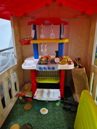Casa de juegos infantil + cocina