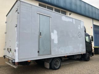 Nissan Atleon 110 Camión vivienda