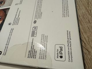 Cover con tastiera Logitech Slim Folio iPad 10ª Gen