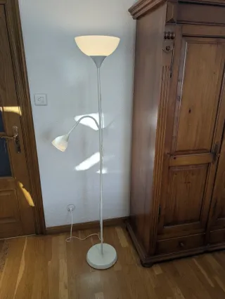 Lámpara de pie moderna