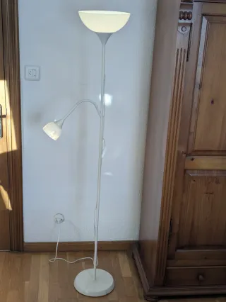 Lámpara de pie moderna