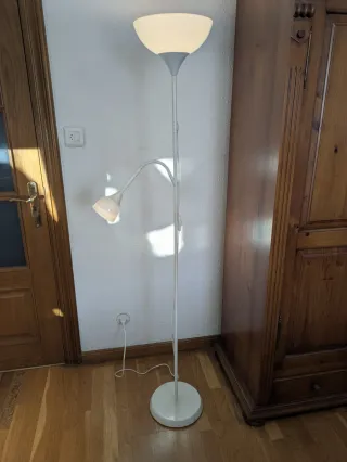 Lámpara de pie moderna