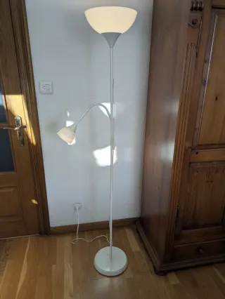 Lámpara de pie moderna