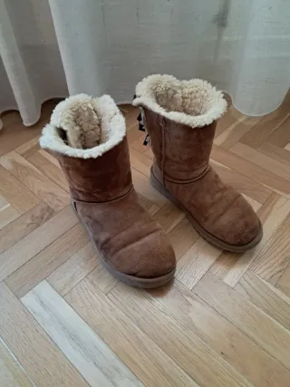 Botas UGG Beige/Marrón con Lazos