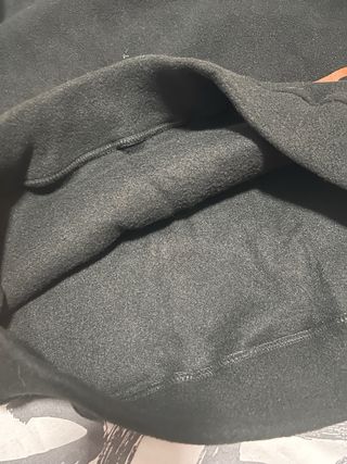 Sudadera Negra con Estampado Naranja Talla L