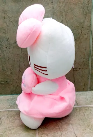 Peluche Hello Kitty con Corazón  "LOVE" (NUEVO!)