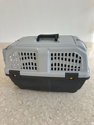 Transportín perro gris y negro