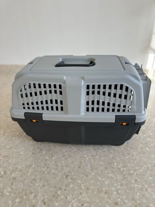 Transportín perro gris y negro